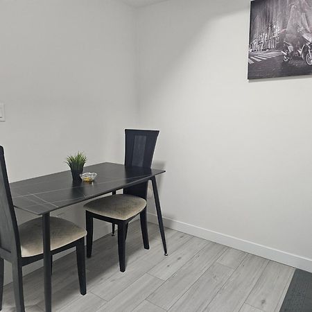 New Built House, Stay In Style Guest Suite, 2Bedroom, 2Bed, 2Bath 埃德蒙顿 外观 照片
