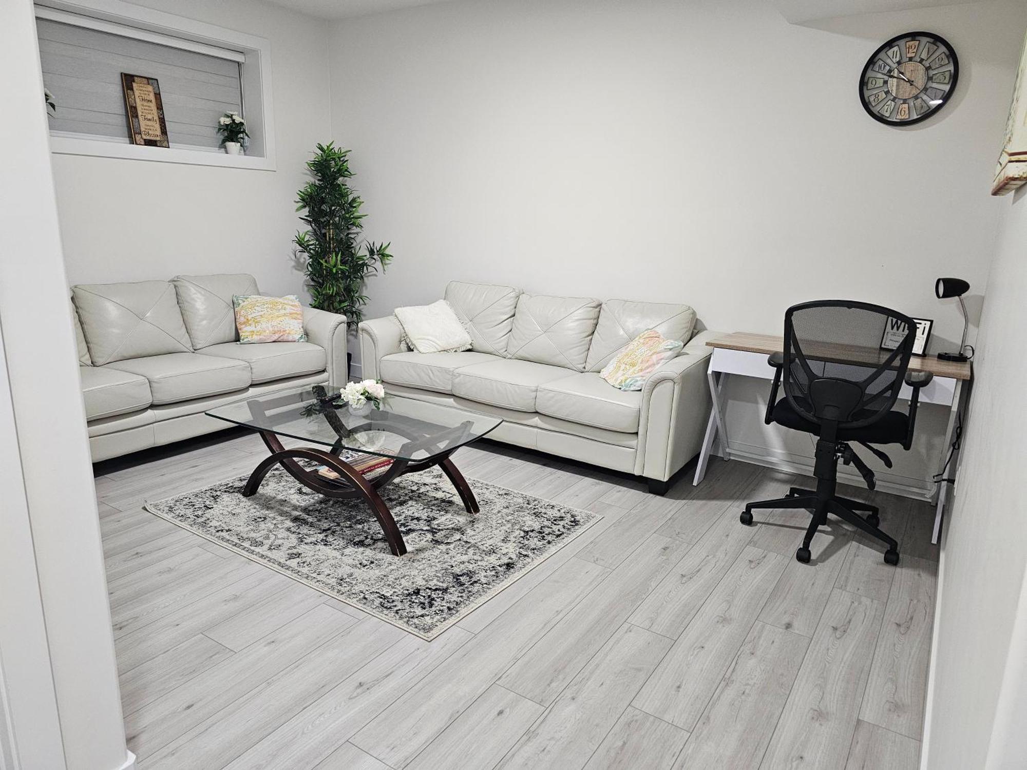 New Built House, Stay In Style Guest Suite, 2Bedroom, 2Bed, 2Bath 埃德蒙顿 外观 照片